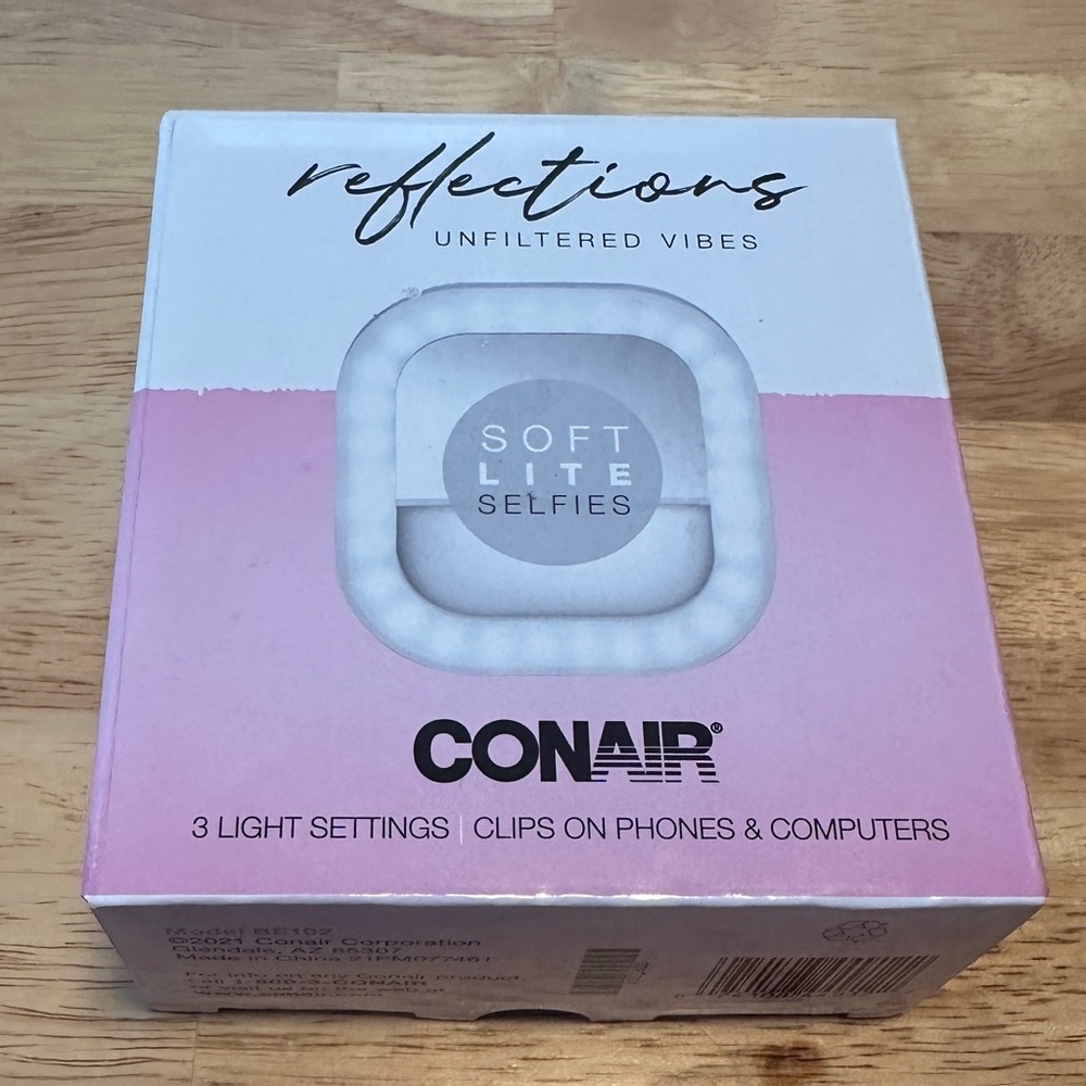 Conair Reflections Unfiltered Vibes 60 LEDs Mirror Soft Light Selfies Phone Clip
